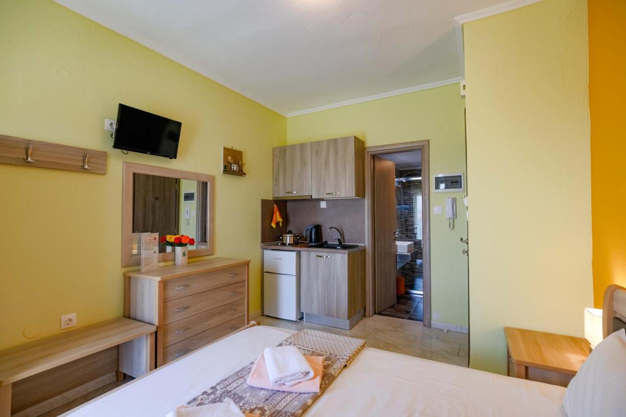 Dionisos Apartments パラリア・ディオニショウ エクステリア 写真
