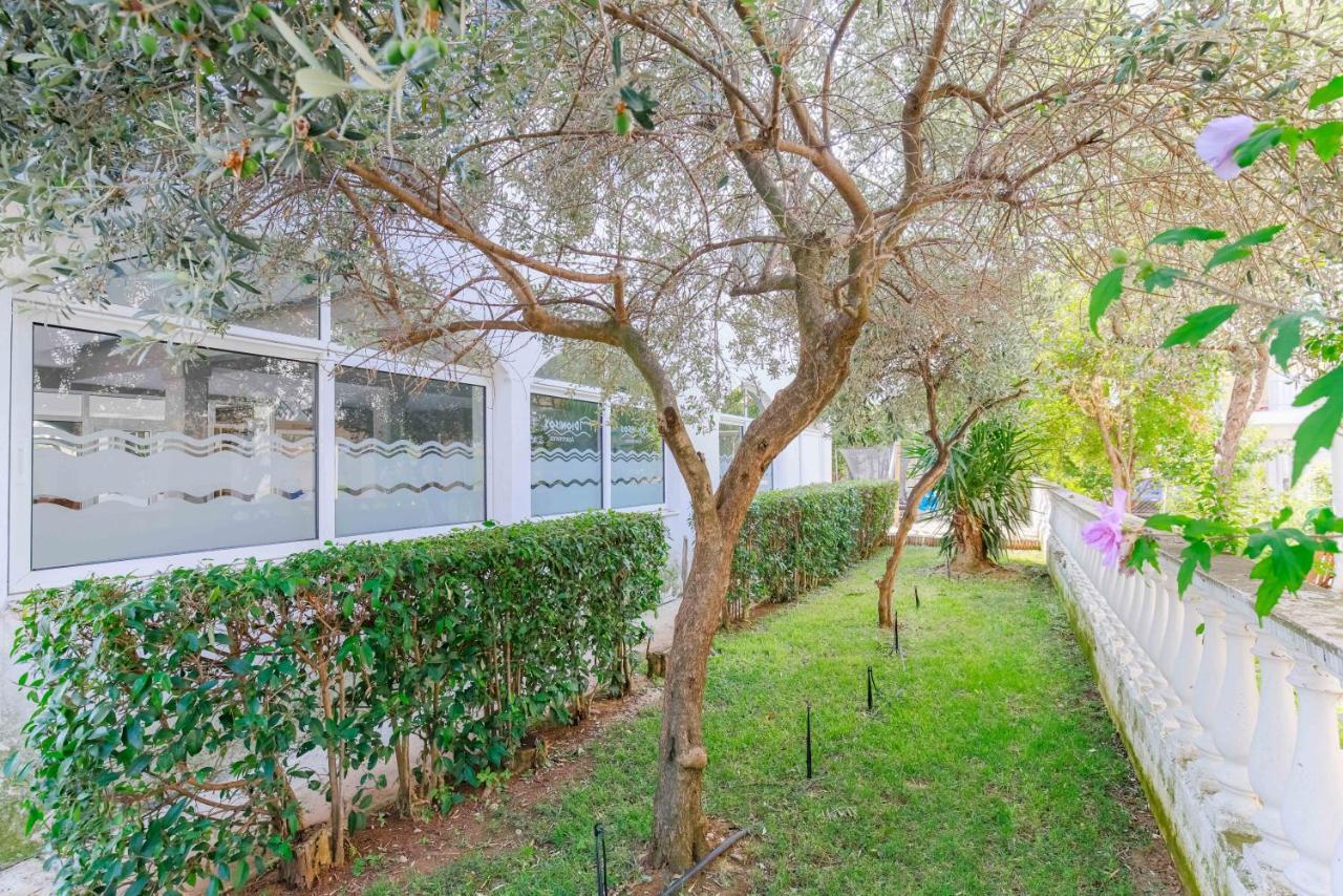 Dionisos Apartments パラリア・ディオニショウ エクステリア 写真